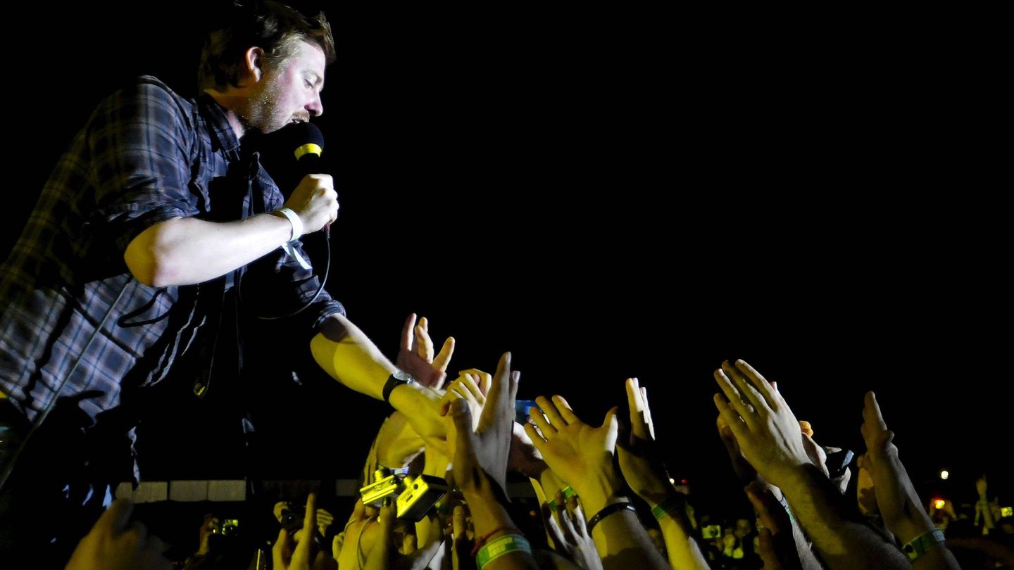 El cantante de la banda británica 'Kaiser Chiefs', Ricky Wilson, durante su actuación en el Summercase de 2008. (EFE) 