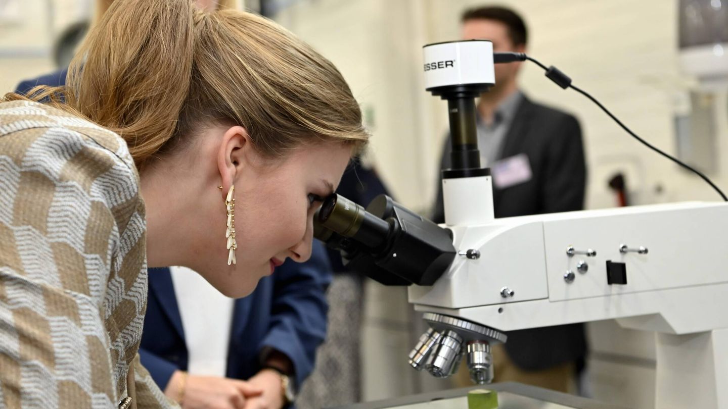 Elisabeth de Bélgica inaugura un laboratorio con su nombre. (Cordon Press/Eric Lalmand)