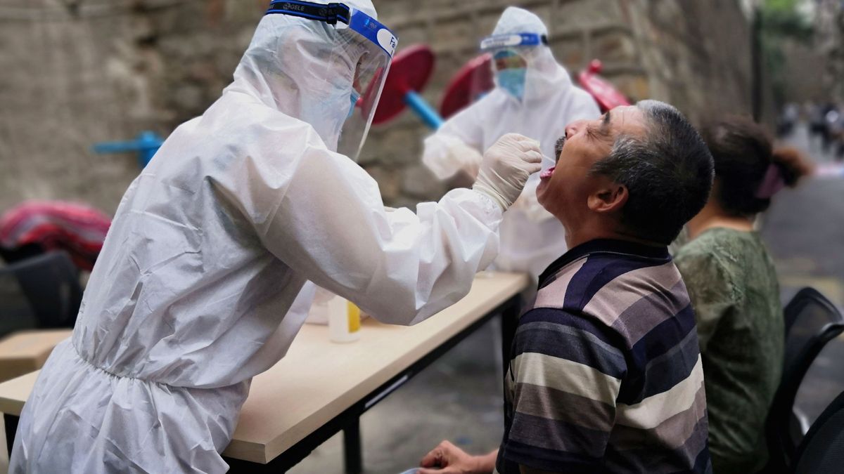 El rebrote de Xinjiang eleva los nuevos contagios en China hasta los 68