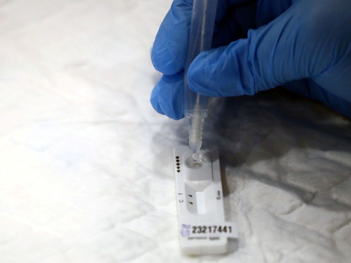 Foto: Madrid es la comunidad que más test de antígenos está haciendo. (Reuters)