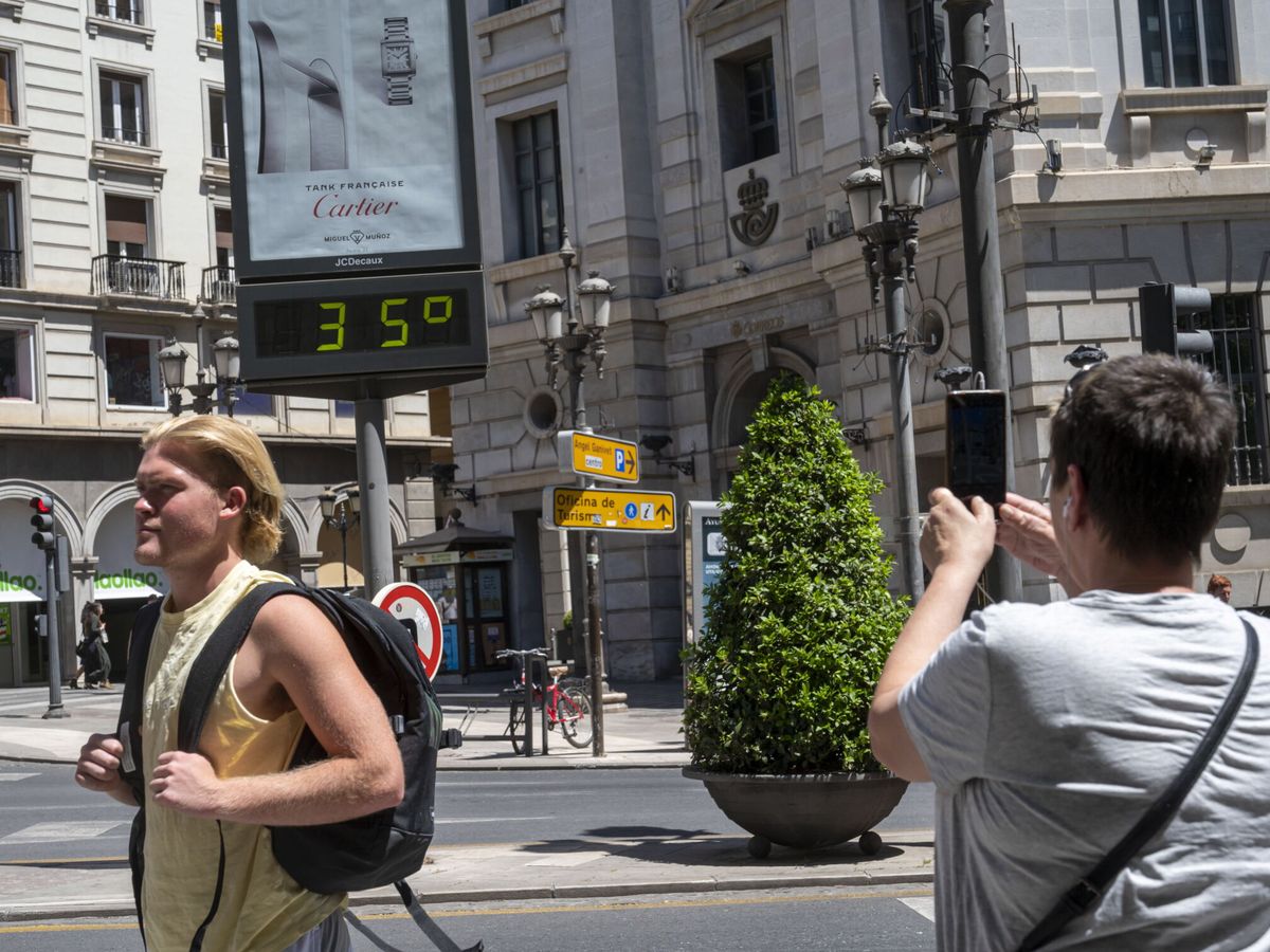 Foto: En Andalucía los termómetros registraron entre 35 y 40 grados. (EFE/Miguel A. Molina)
