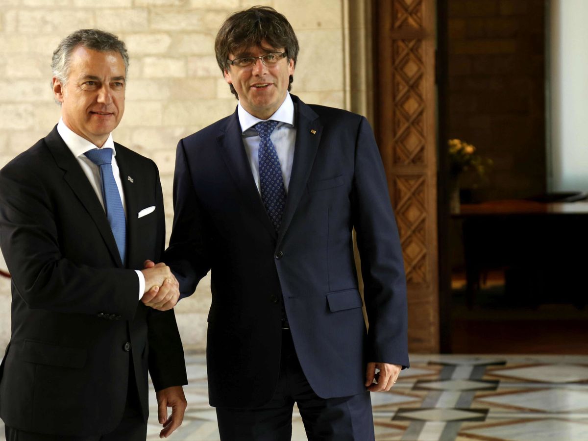 Foto: El lendakari Urkullu y el 'expresident' Puigdemont, en 2017. (EFE)