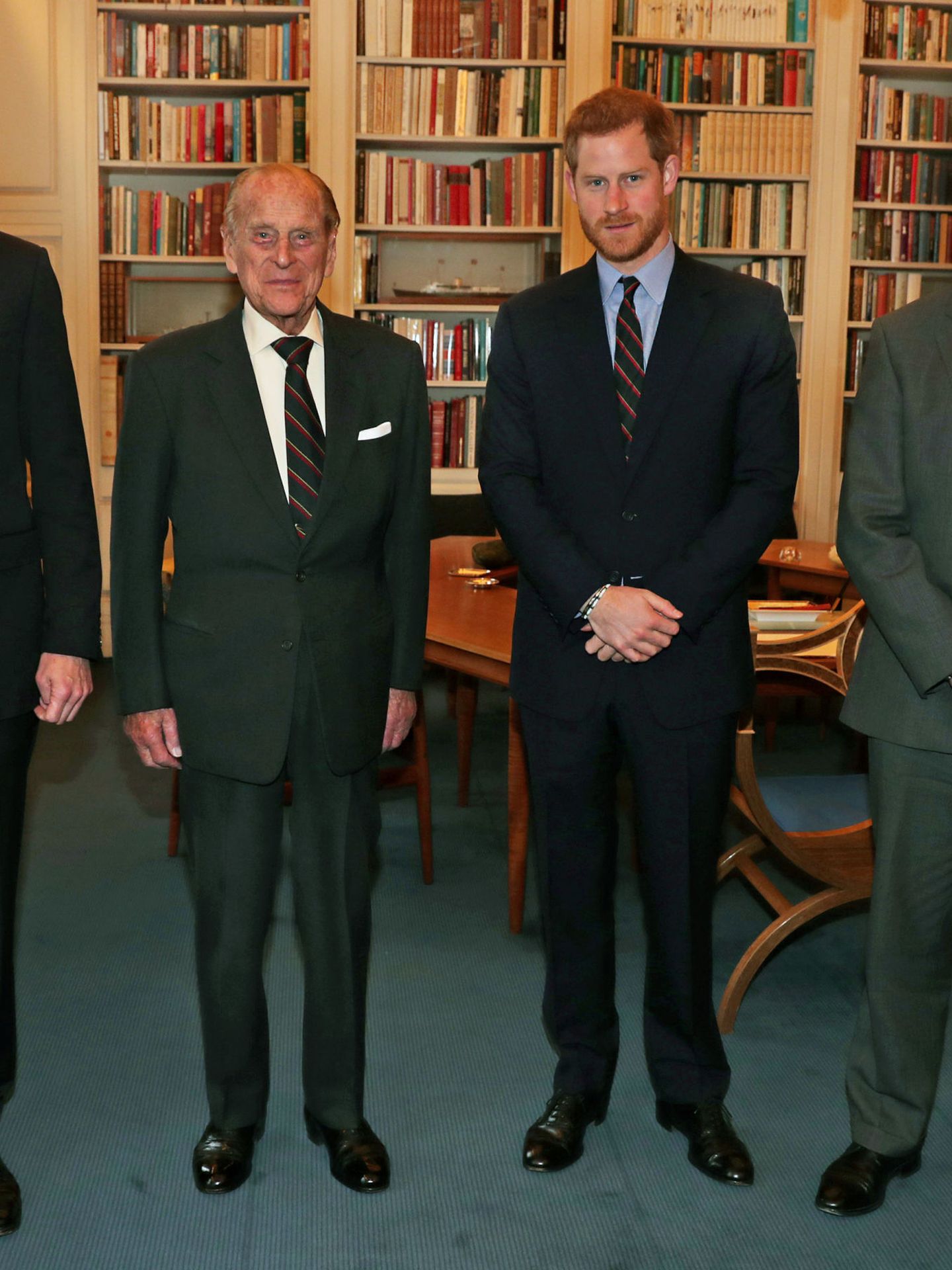 El príncipe Harry y el duque de Edimburgo, en una imagen de archivo. (Reuters)