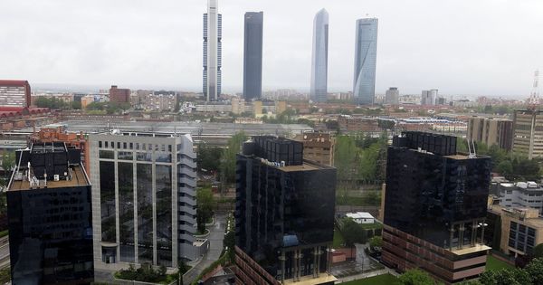 Foto: Imagen de archivo de las cuatro torres de Madrid. (EFE)