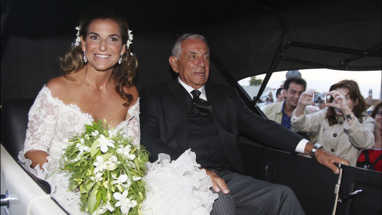 Foto: Arantxa Sánchez Vicario y su padre, Emilio Sánchez, el día de su boda (Gtres)