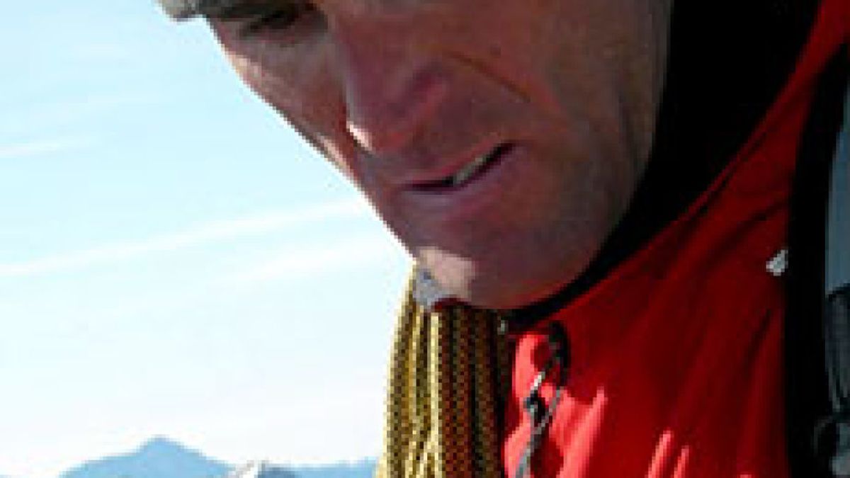 El alpinista italiano que permanecía atrapado en el K2 llega al campamento base