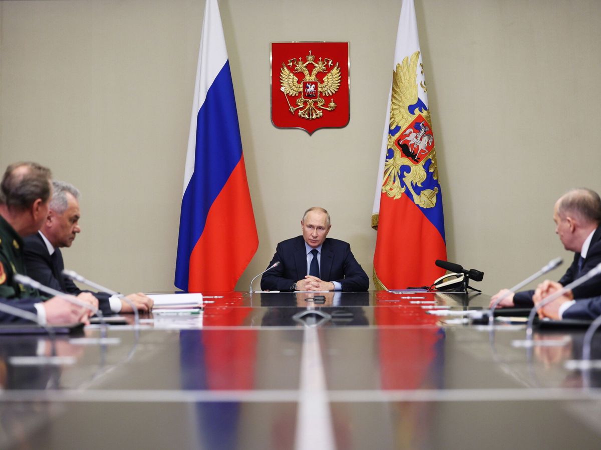Foto: Vladímir Putin en una reunión sobre seguridad y defensa, en octubre de 2023. (EFE)