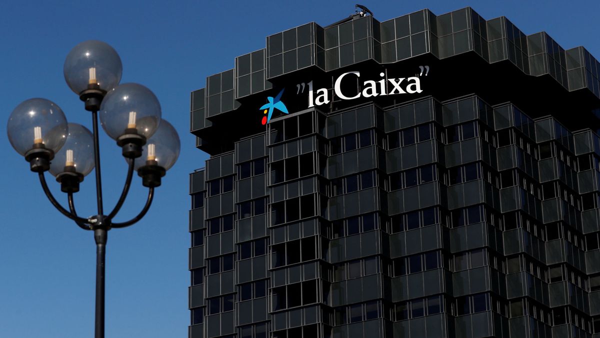 El Gobierno prepara un cambio urgente para que las empresas puedan salir de Cataluña