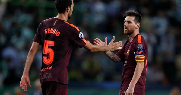 Foto: Busquets y Messi en un partido de Champions de esta temporada. (Reuters)