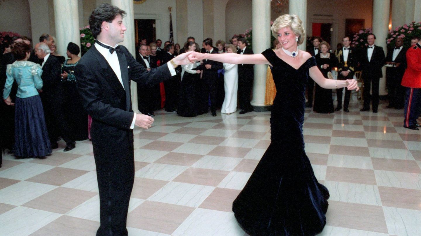 La Princesa Diana y John Travolta bailando juntos en la Casa Blanca. (Cordon Press)
