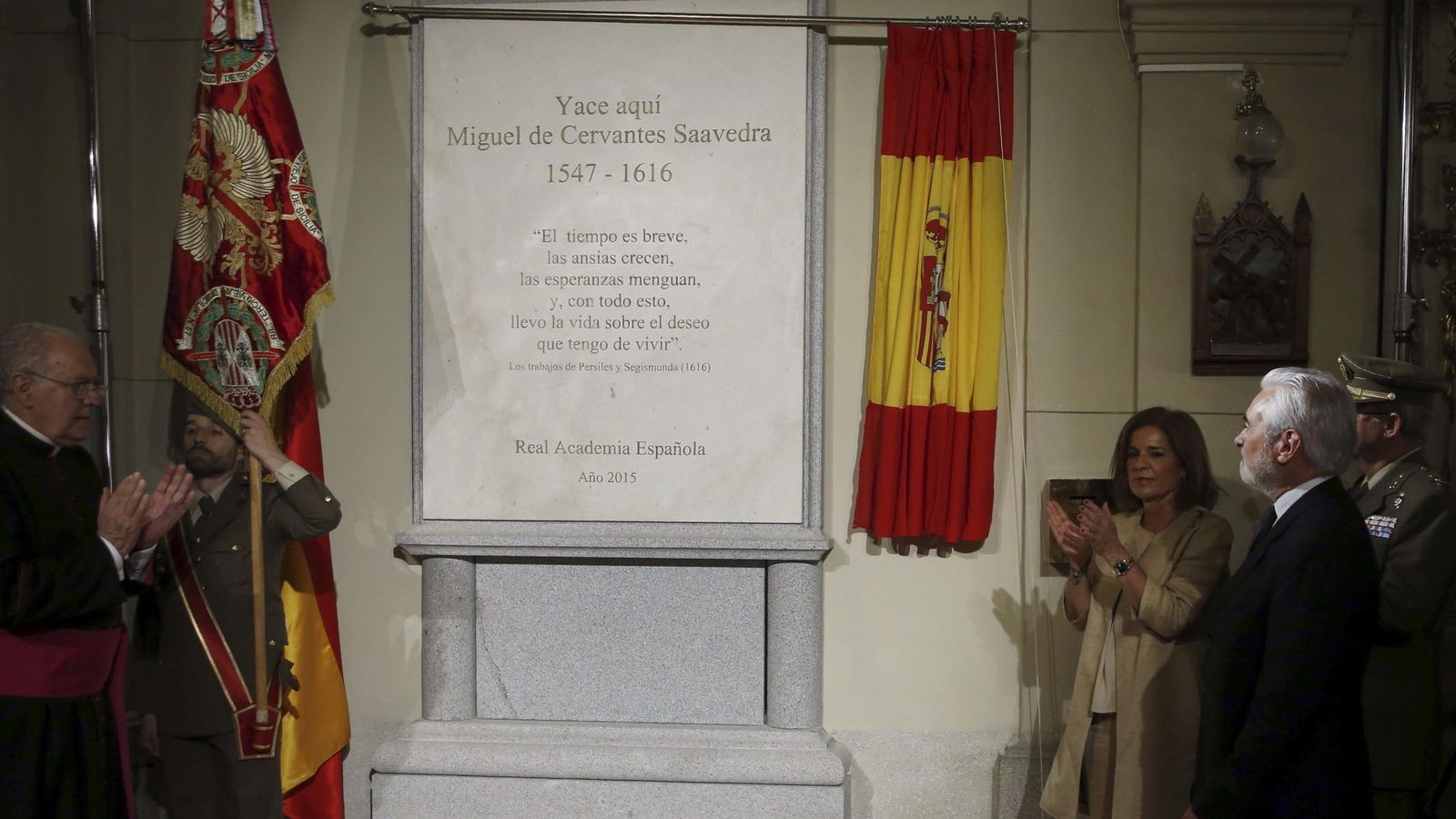 Foto: Inauguración del nuevo monunmento furnerario en honor a Cervantes (EFE)