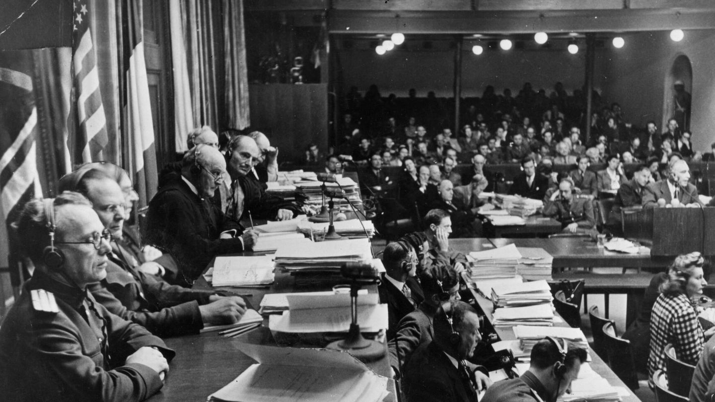 1946: Miembros del Tribunal de Núremberg. Francis Biddle es el sexto por la izquierda. (Getty Images)