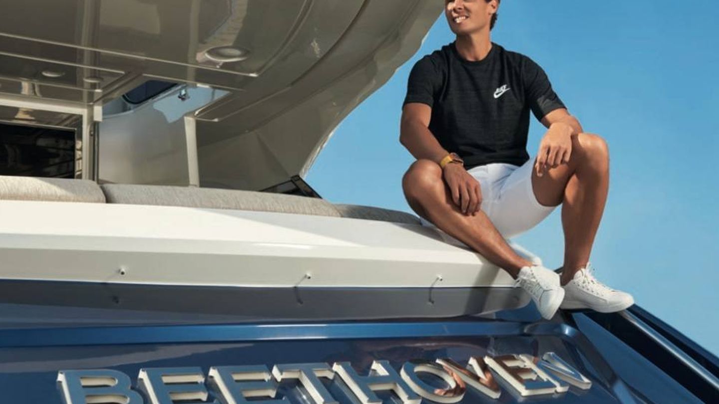 Rafa Nadal, en su yate MCY 76. (Monte Carlo Yachts)