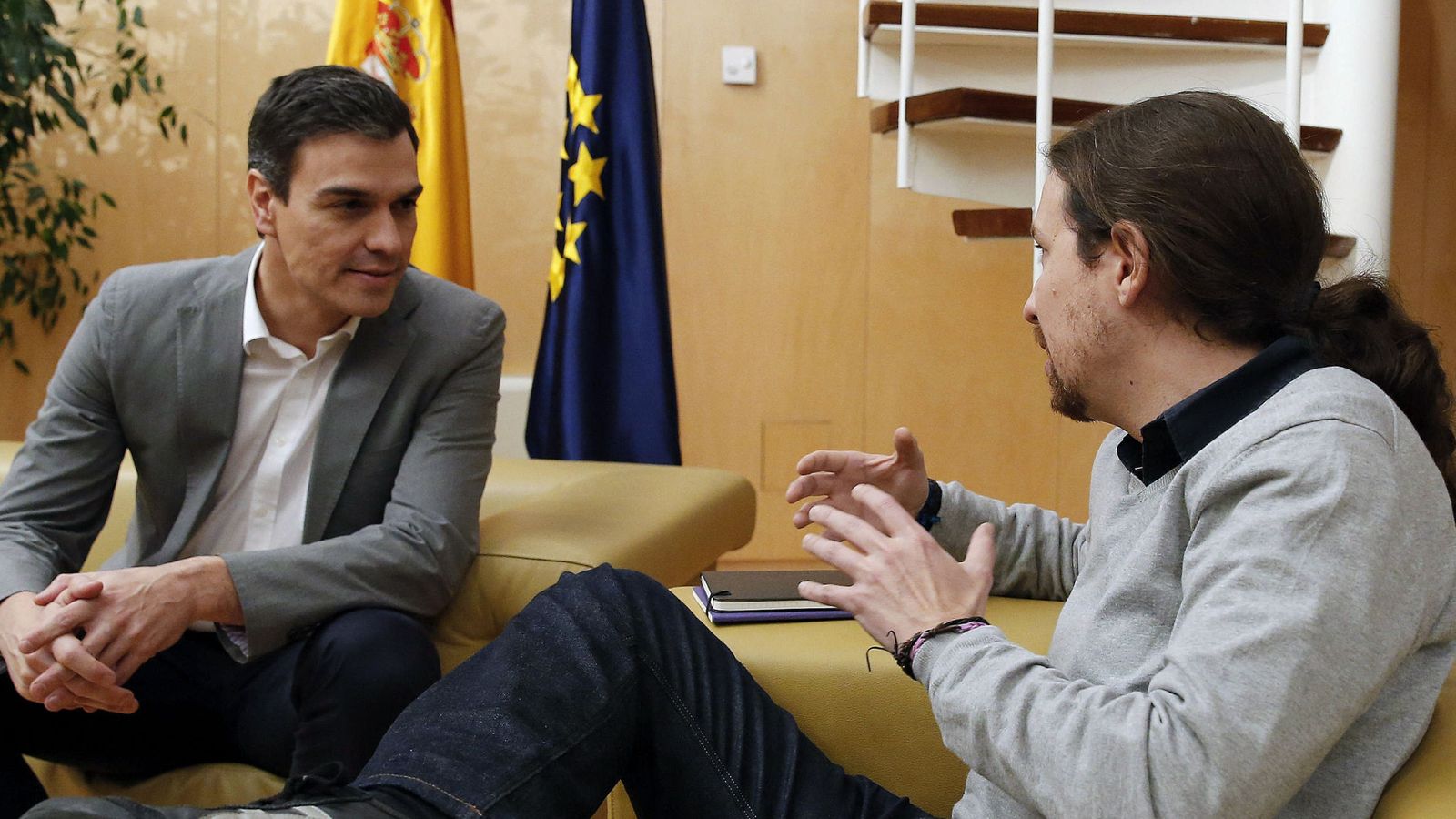 Foto: Pedro Sánchez y Pablo Iglesias, en su reunión del día 5 de febrero. (EFE)