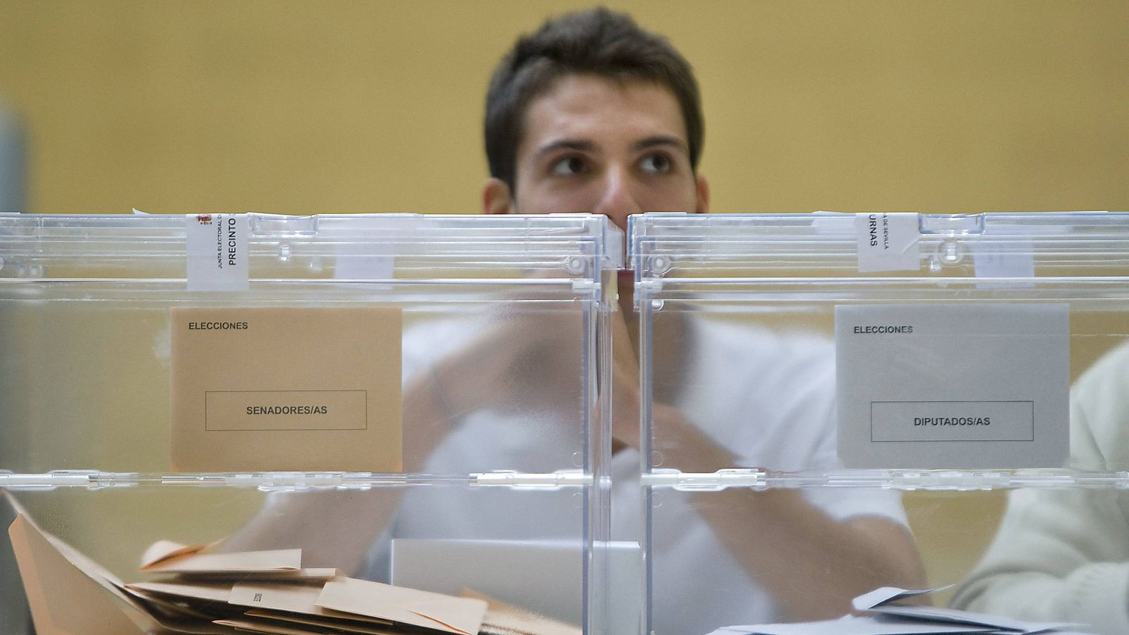 Foto: Imagen de archivo de una mesa electoral (EFE)