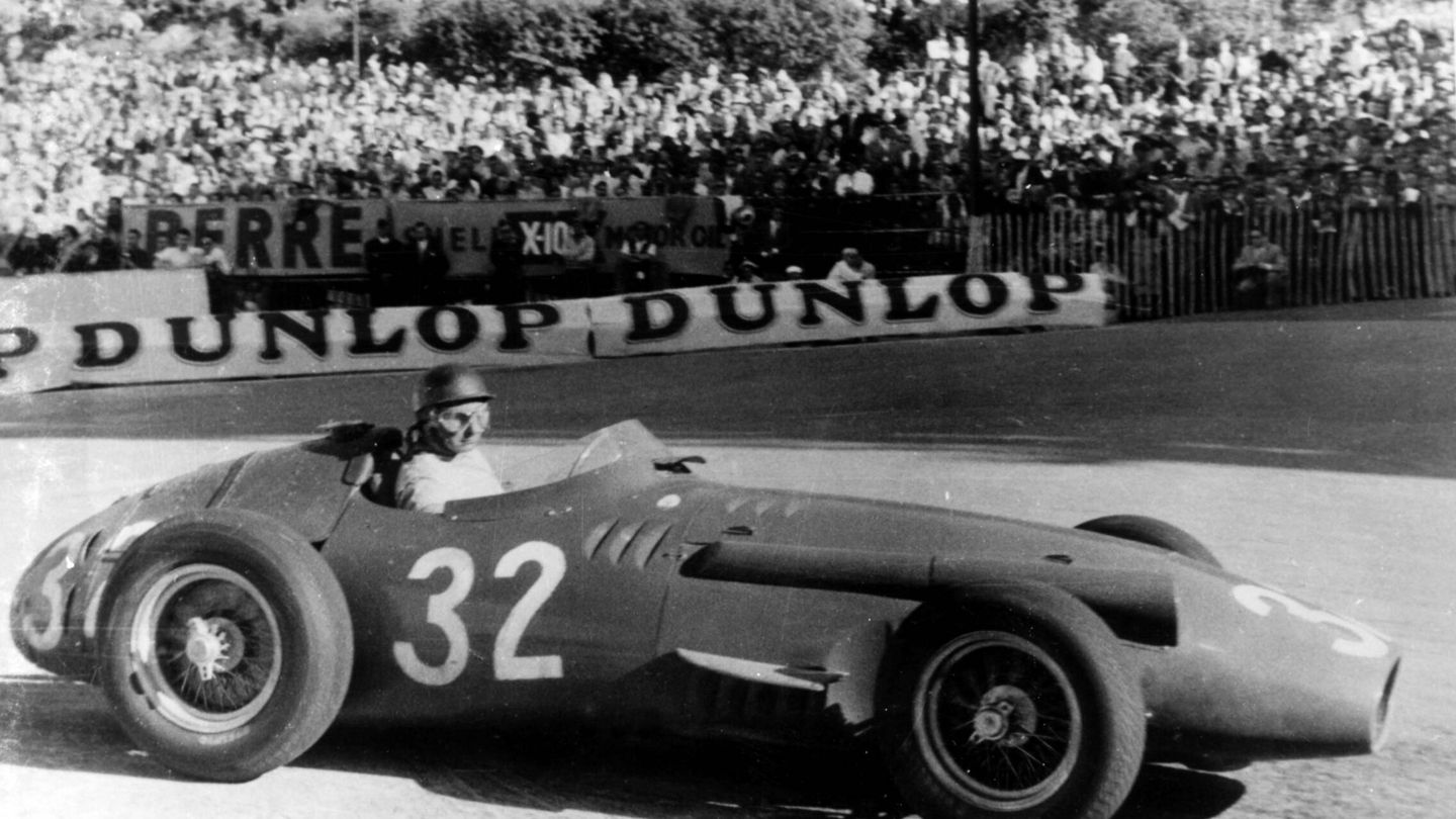 Después del secuestro de Cuba, Fangio se replanteó muchas cosas y sólo corrió una carrera más de Fórmula 1 en Reims y decidió retirarse. (Archivo Maserati)