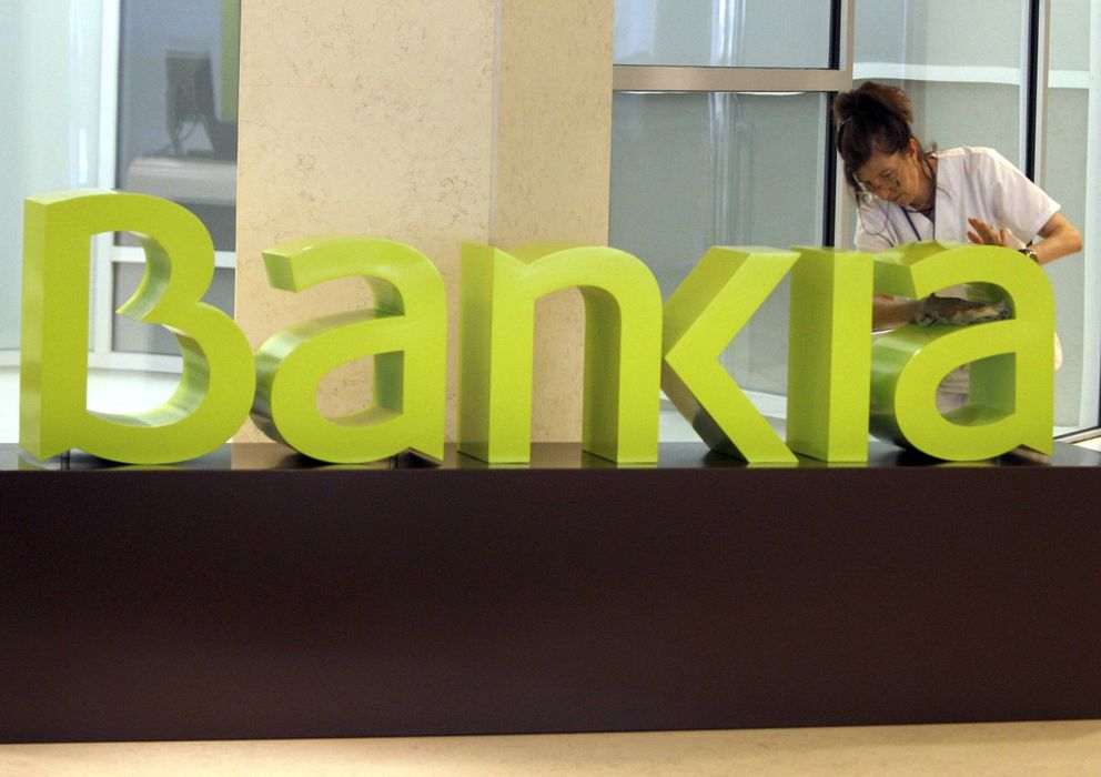 Foto: El logo de Bankia en una de sus oficinas (EFE)