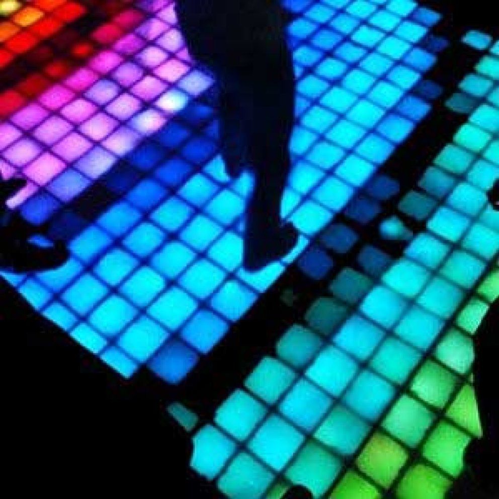 Foto: La música alta en los bares hace que los clientes beban más