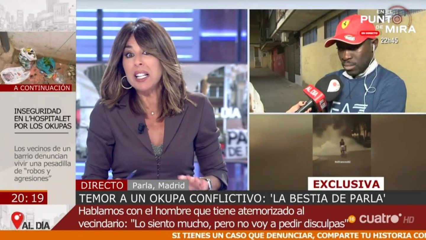 Ana Terradillos habla con Gael, un okupa de Parla. (Mediaset España)