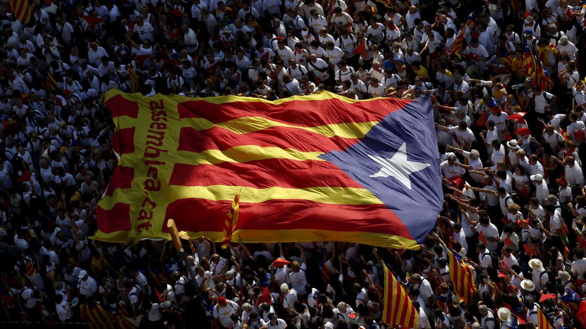 El TC alcanza su primera gran unanimidad para frenar la república digital catalana