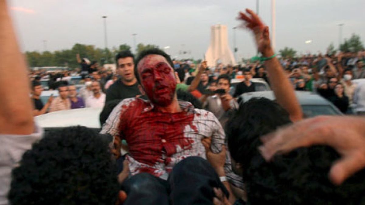 Cientos de miles de iraníes desafían al régimen de Ahmadineyad