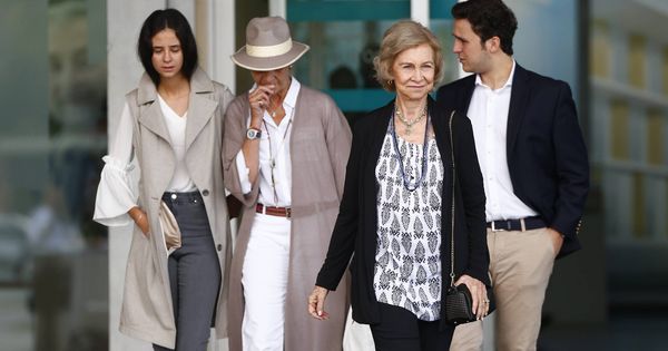 Foto: La visita familiar de Elena de Borbón al Rey. (Cordon Press)