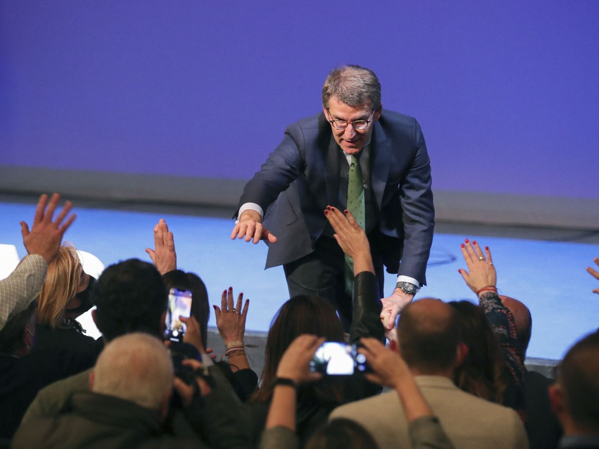Foto: El futuro líder del PP, Núñez Feijóo, en un acto en Oviedo. (EFE/J. L. Cerejido)