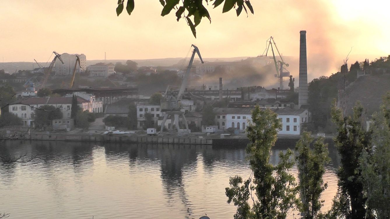 Foto: Imagen de un astillero alcanzado por un ataque ucraniano en los últimos días. (Reuters)