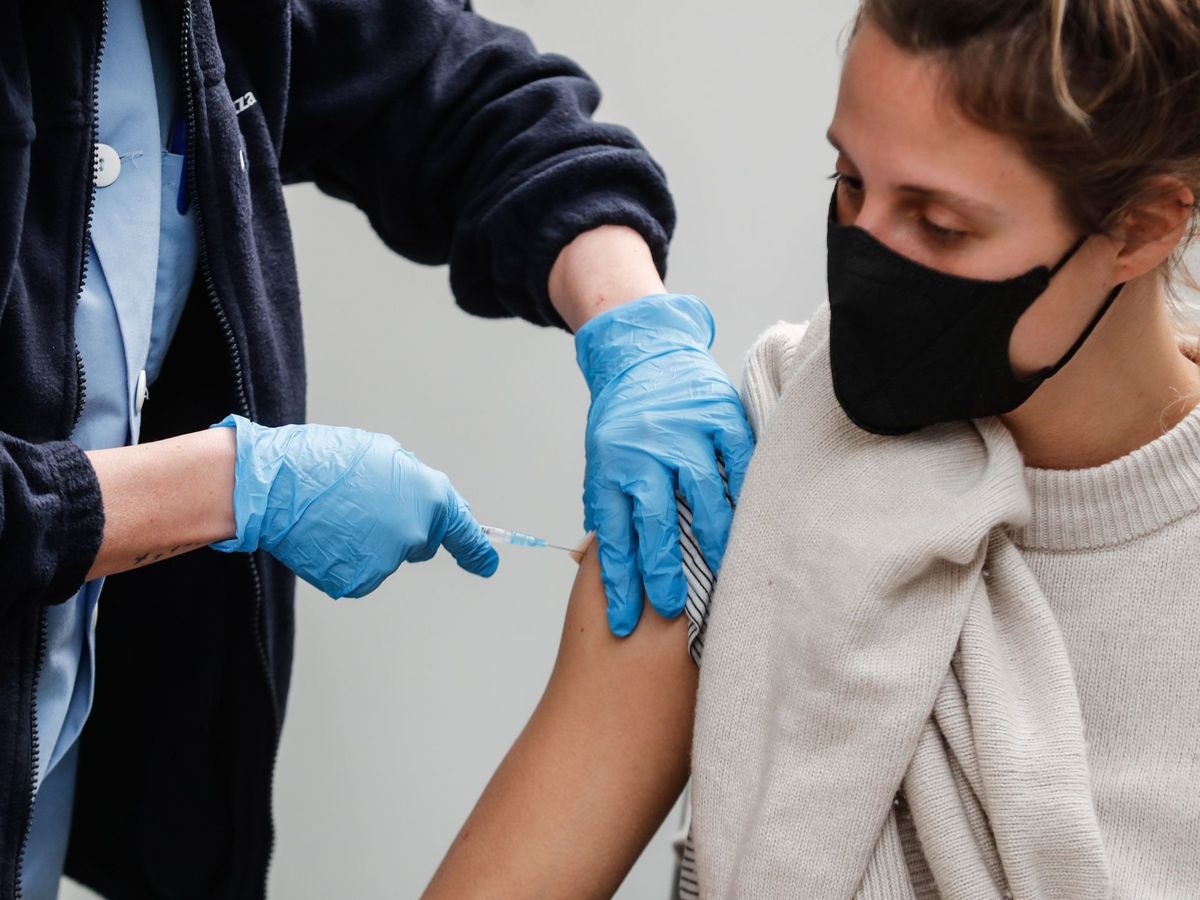 Foto: Vacunación en Donostia. (EFE)