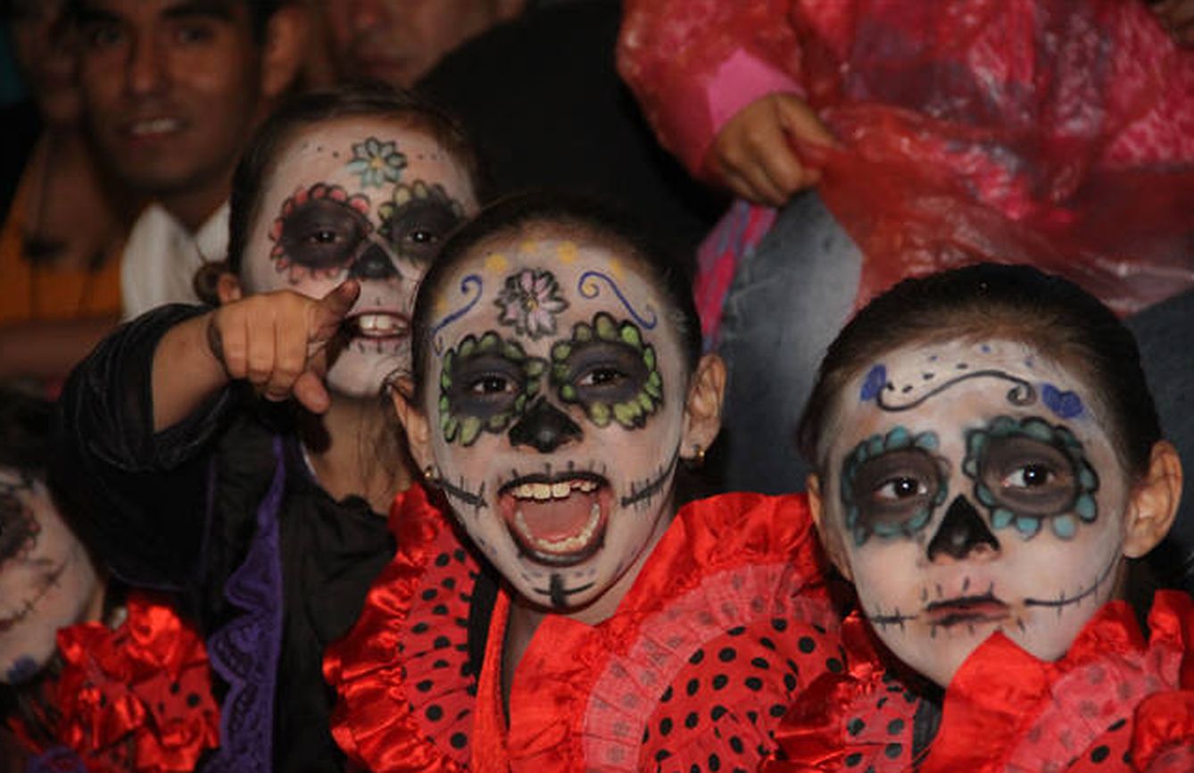 Las niñas también se visten de Catrinas (Foto: Festival de las Calaveras)