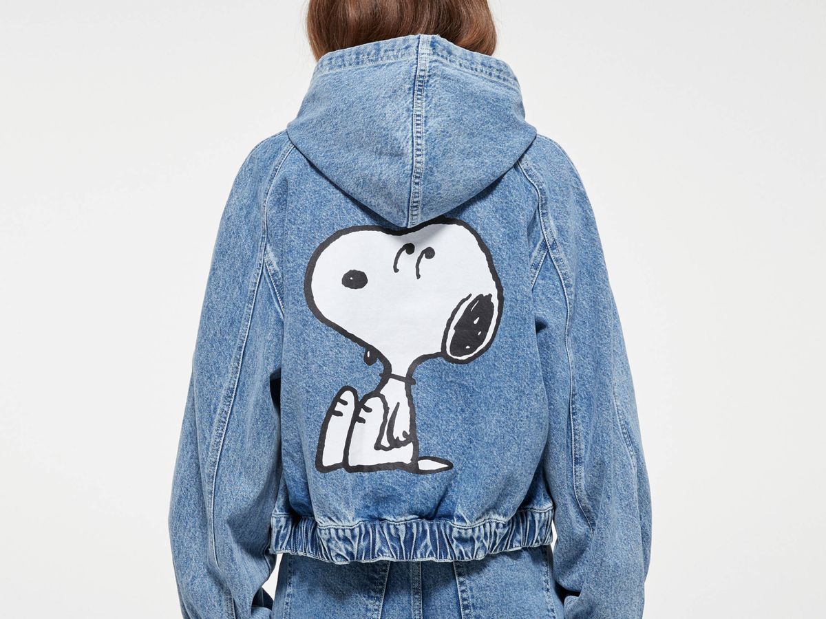 Foto: Una de las prendas de la colección de Snoopy x Bershka. (Cortesía)