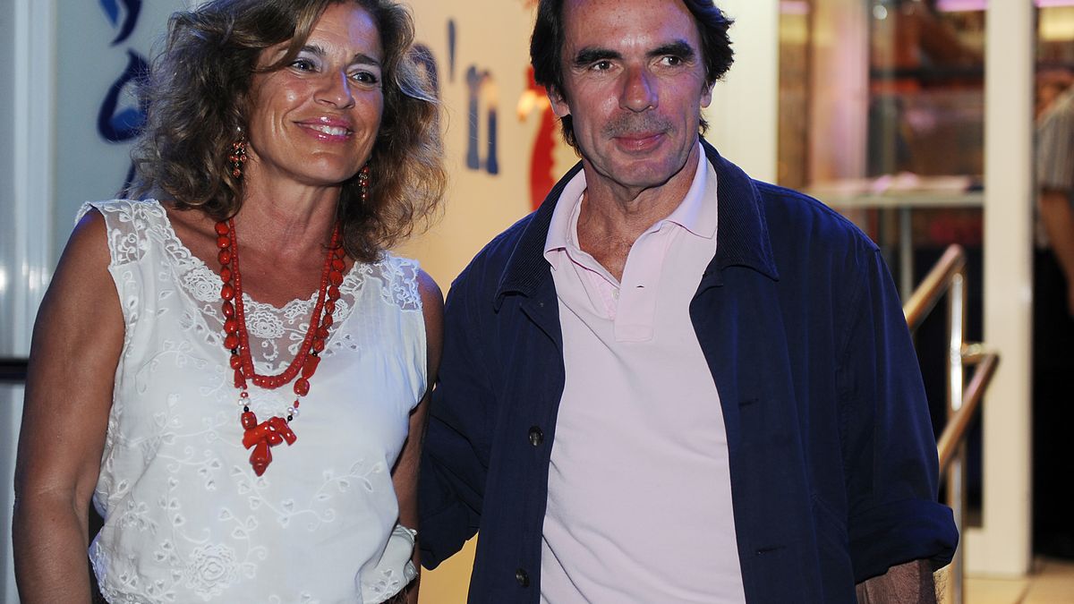 Aznar y Botella despiden el verano con una fiesta en su ‘casoplón’ marbellí