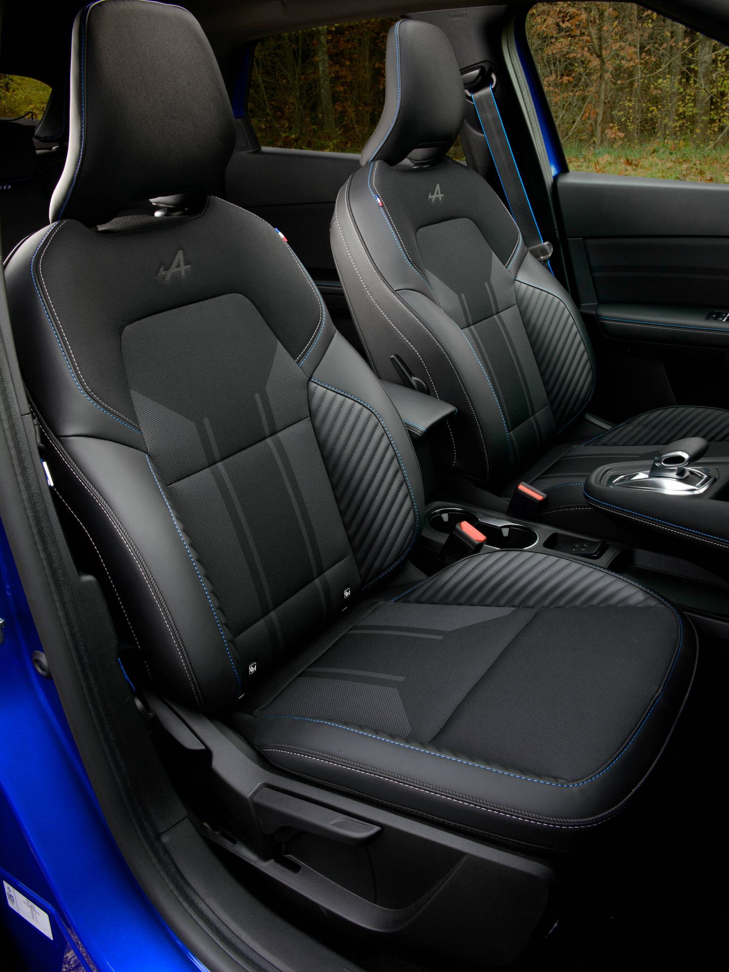 El acabado Esprit Alpine recurre a materiales más refinados, y su diseño tiene un toque deportivo.