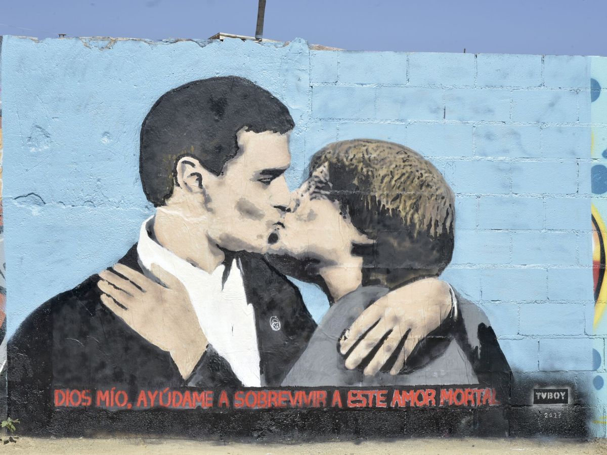 Foto: Mural de Pedro Sánchez y Carles Puigdemont. (Europa Press/David Oller)