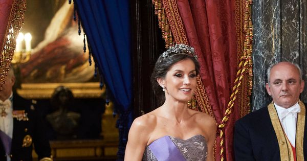 Foto: La Reina en su última cena de gala. (Limited Pictures)