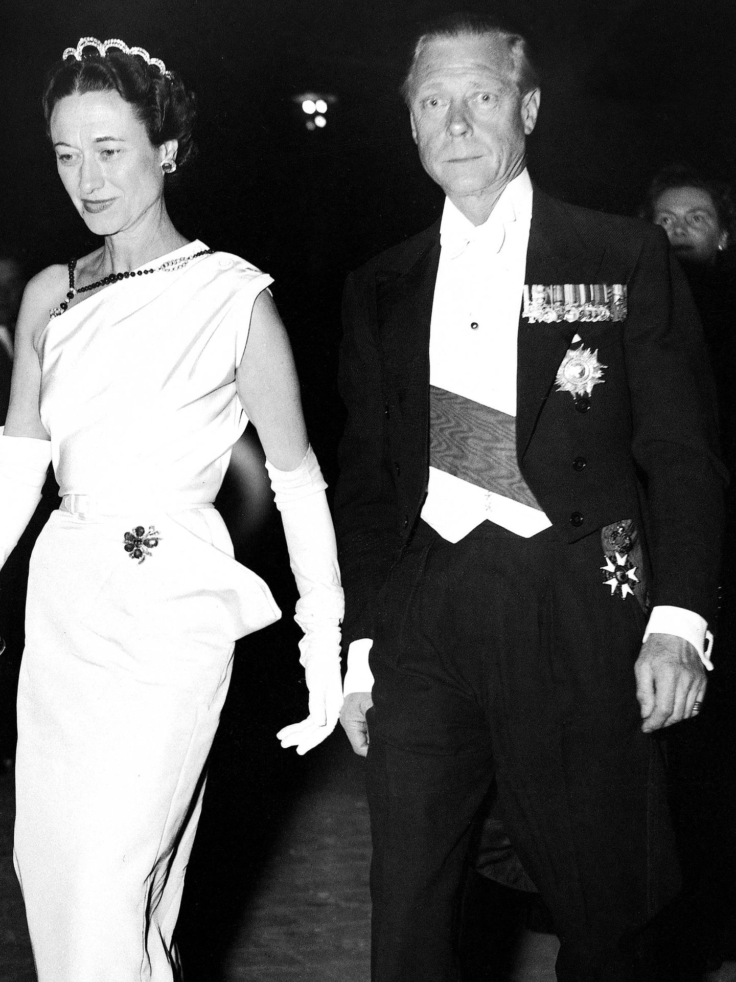 Los duques de Windsor (Eduardo y Wallis Simpson), en un baile en París. (Gtres)
