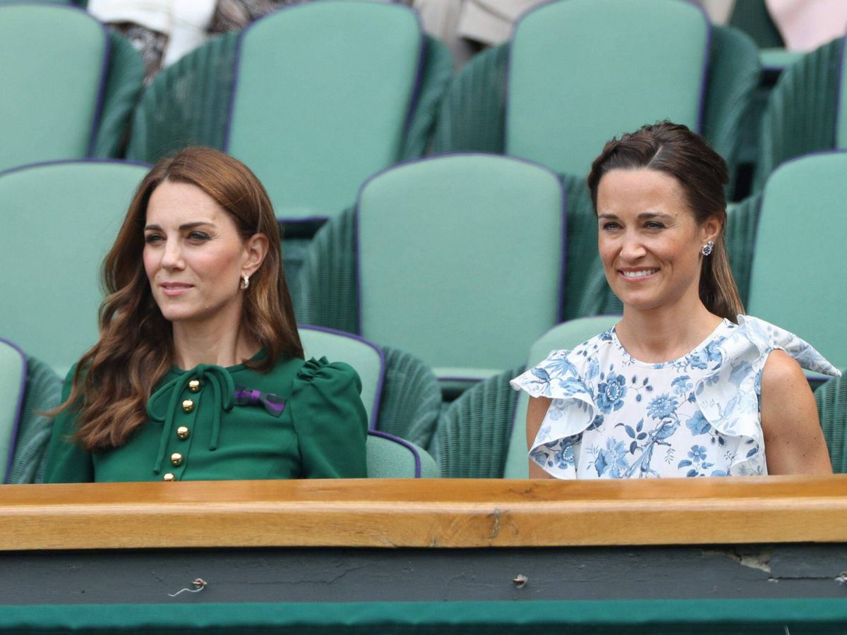 Foto: Pippa y Kate Middleton, en Wimbledon. (Cordon Press)
