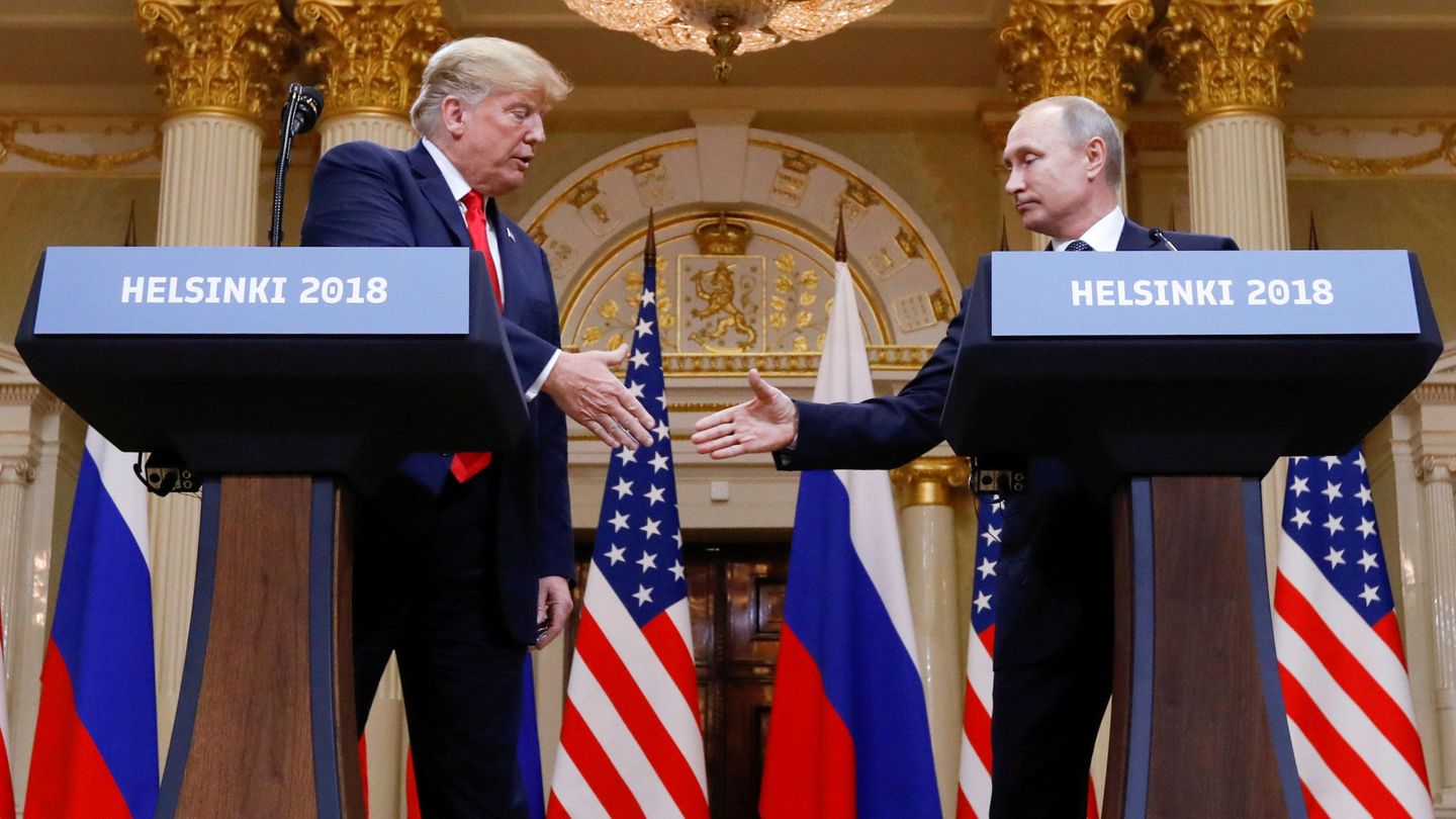Donald Trump y Vladimir Putin durante una rueda de prensa conjunta tras su reunión en Helsinki. (Reuters)