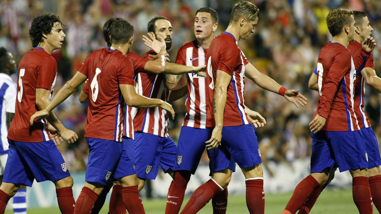 Foto: Los jugadores del Atlético de Madrid celebran un gol ante la Real Sociedad (Efe).