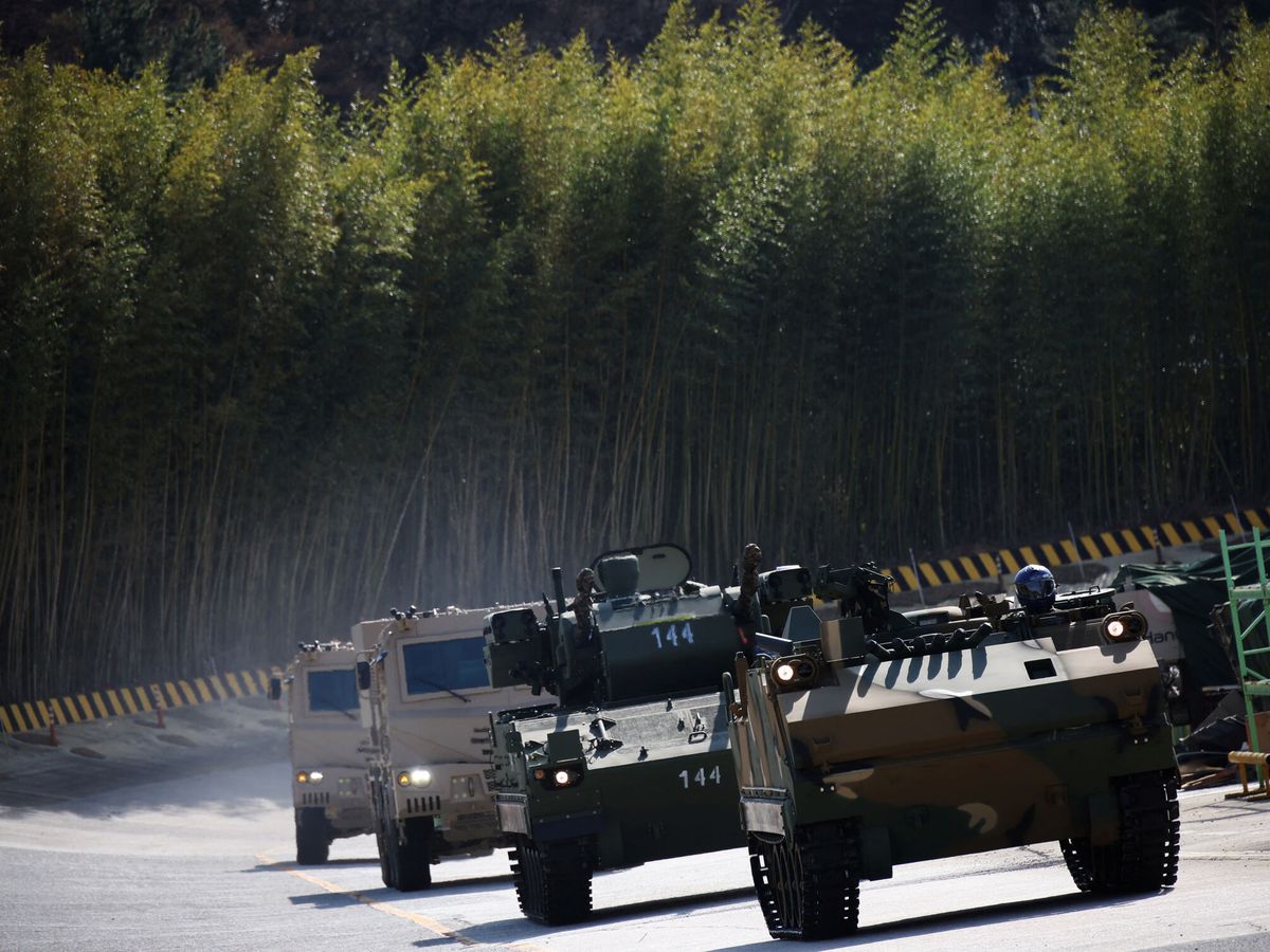 Foto: Vehículos blindados surcoreanos. (Reuters/Kim Hong-ji)