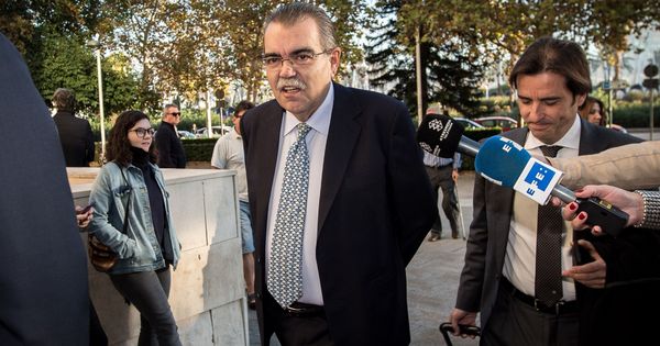 Foto: Juan Soler, este jueves a su llegada al juicio en Valencia por intento de secuestro a Soriano. (EFE)