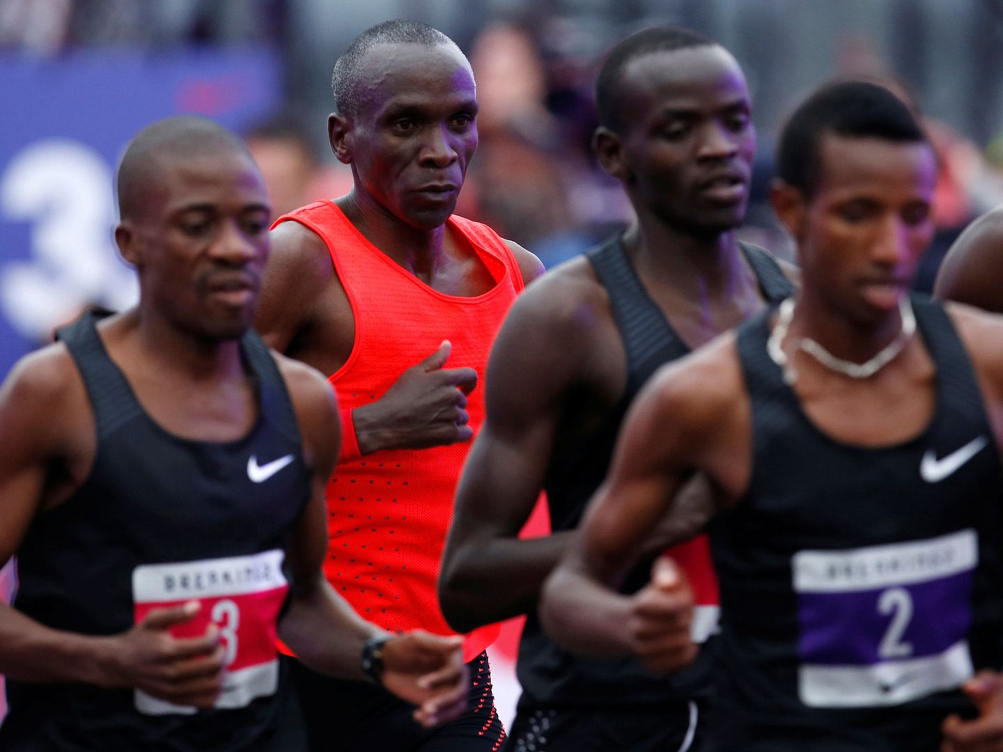 Kenyan Eliud Kipchoge en plena carrera. (Reuters)