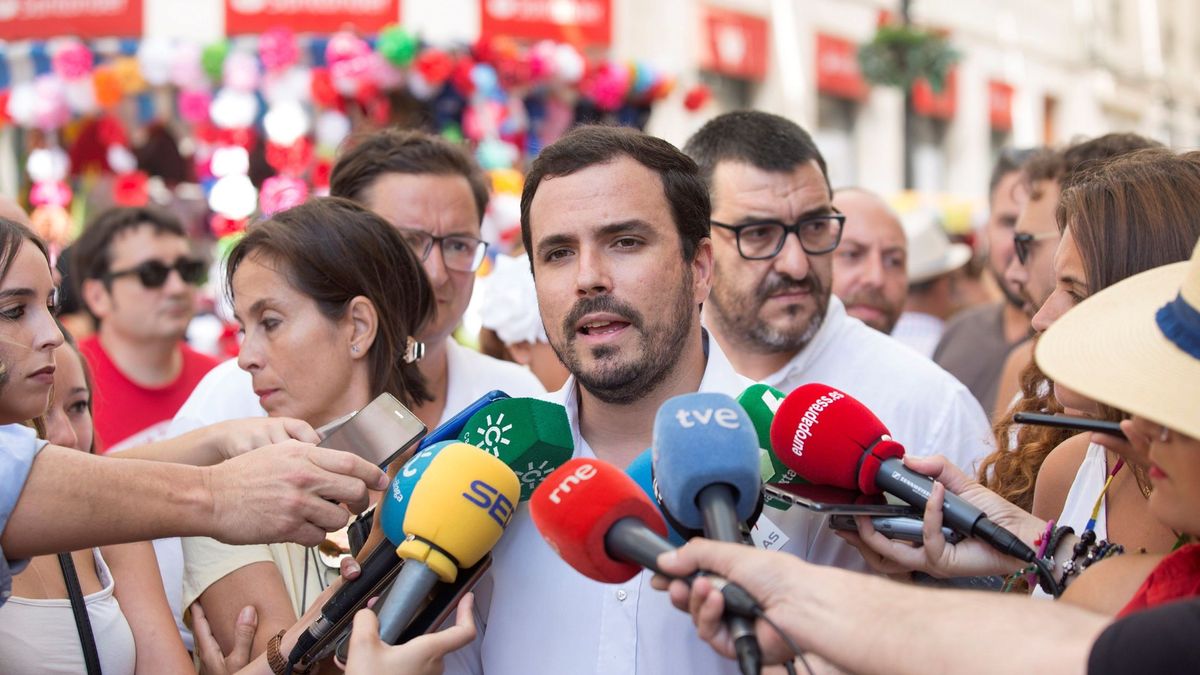 Garzón (IU) acusa al PSOE de buscar apoyos mediante "chantaje"