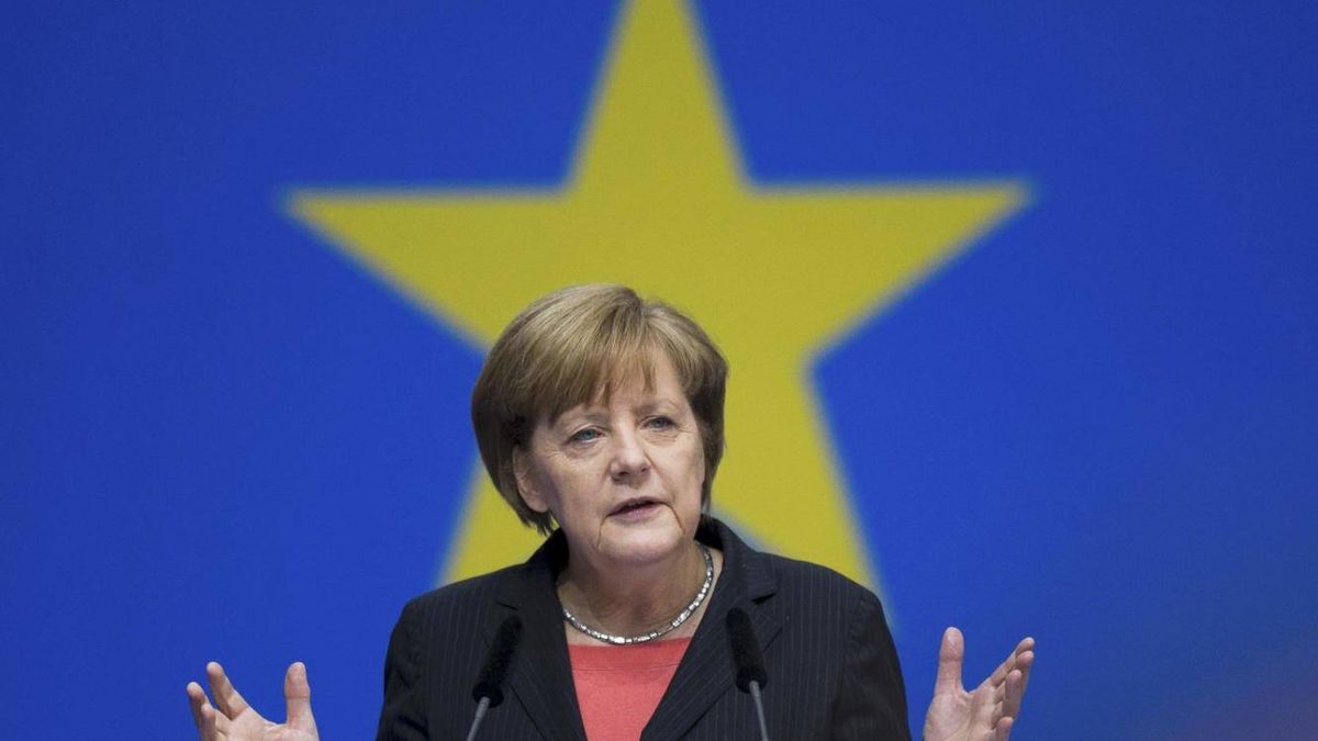 Merkel desafía a Trump y cierra filas con Macron sobre el ejército europeo