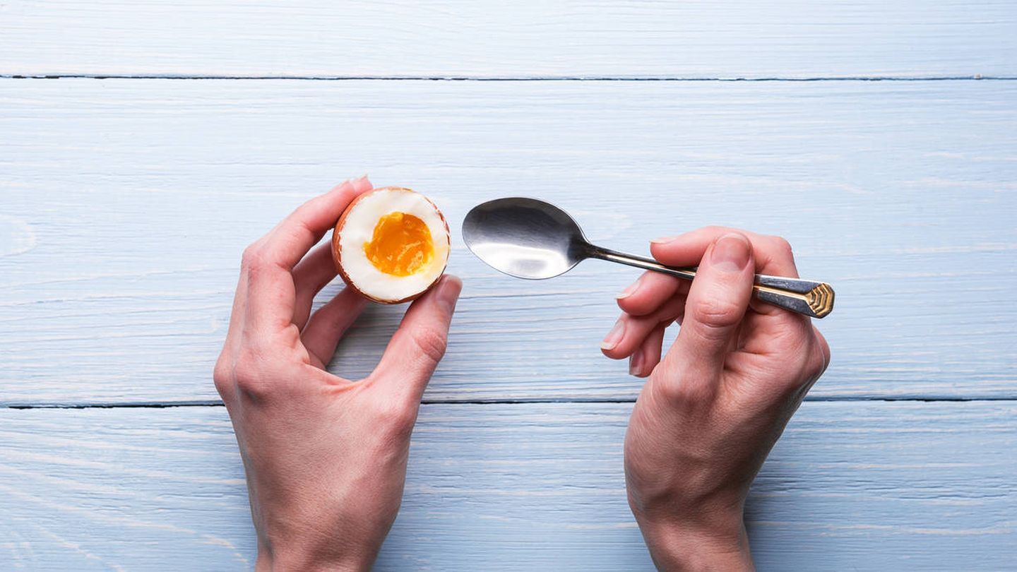 Hay decenas de formas de cocinar los huevos en el desayuno (iStock)