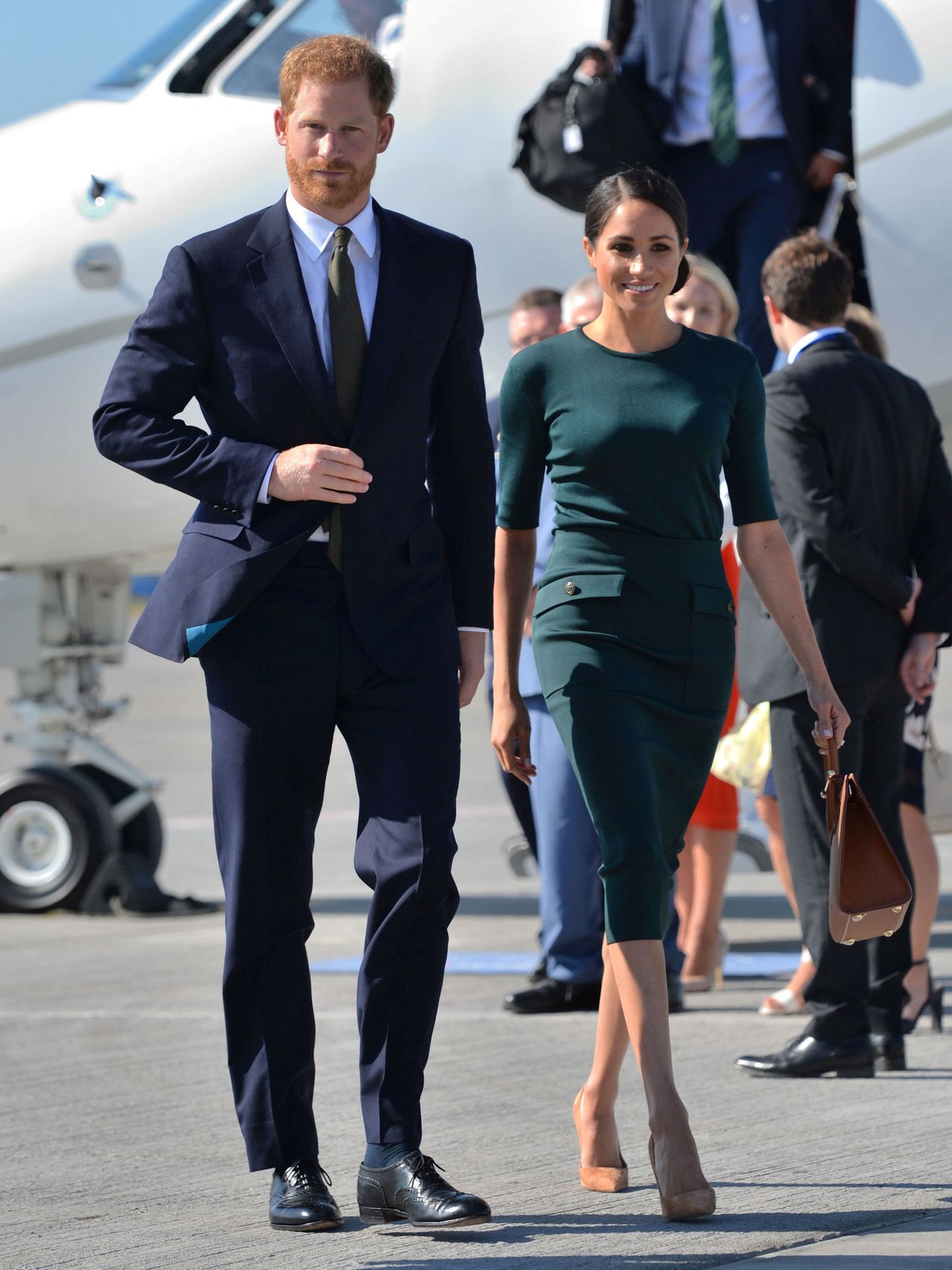 Los duques de Sussex, a su llegada al aeropuerto de Dublín. (Reuters)