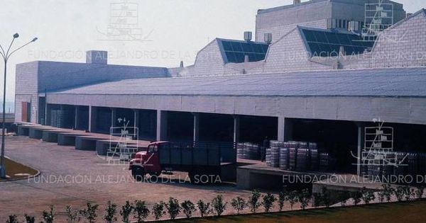 Foto: Vista de la fábrica de Clesa. (Fundación Alejandro de la Sota)