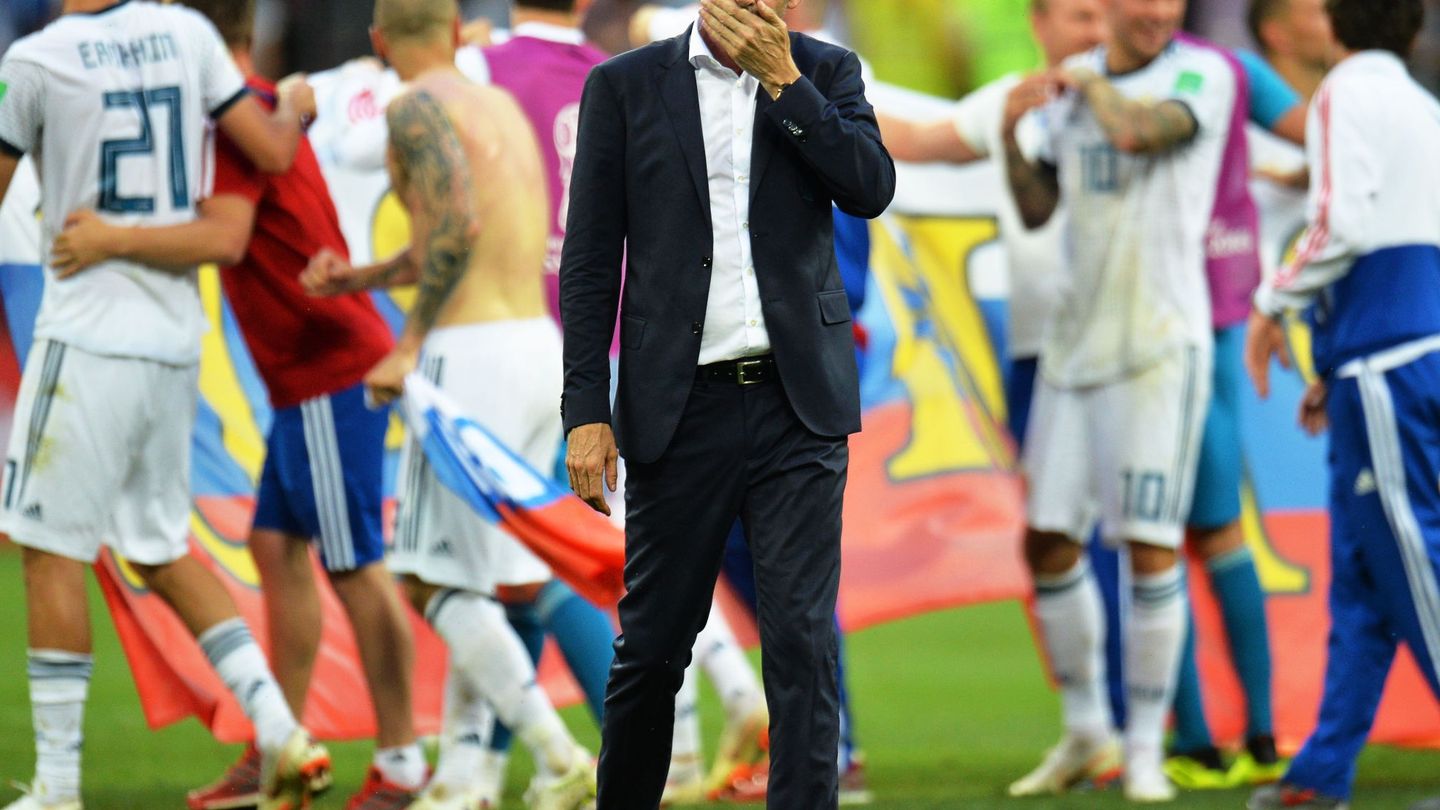 Fernando Hierro tras la derrota de España ante Rusia en los octavos de final del Mundia. (EFE)