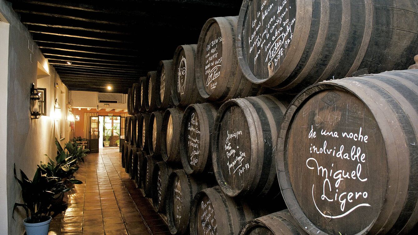 Foto: Botas de vino Montilla-Moriles en un restaurante típico cordobés. (Cortesía)