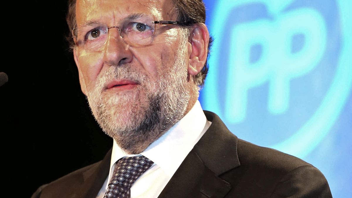 Rajoy aplicará la incompatibilidad de cargos y exigirá dedicación plena a sus diputados